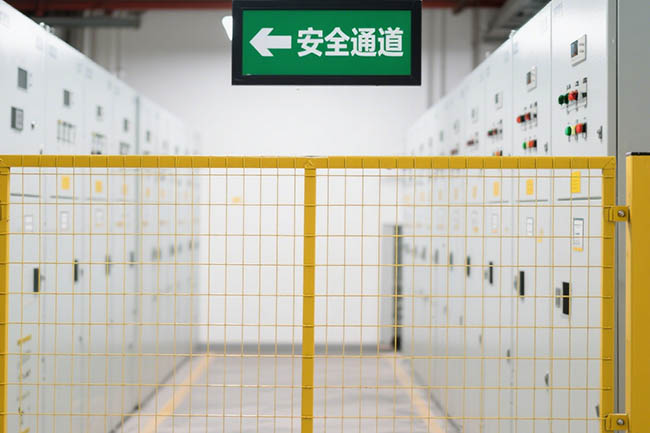 车间隔离网生产厂怎么选？价格影响因素与采购指南(图1)