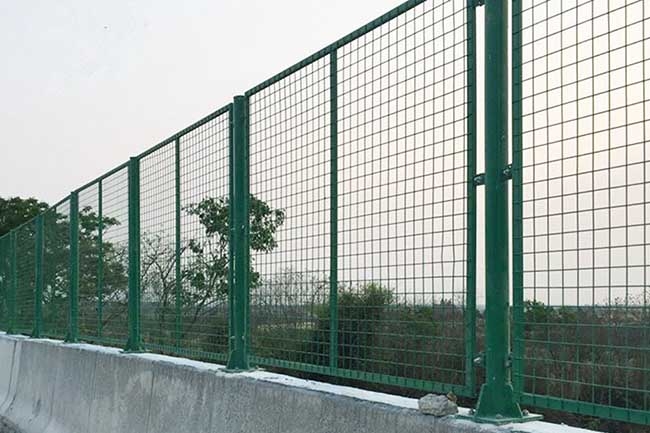 重庆某跨江大桥防抛网应用案例