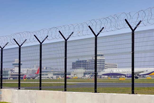 四川某国际机场周界机场护栏网应用案例